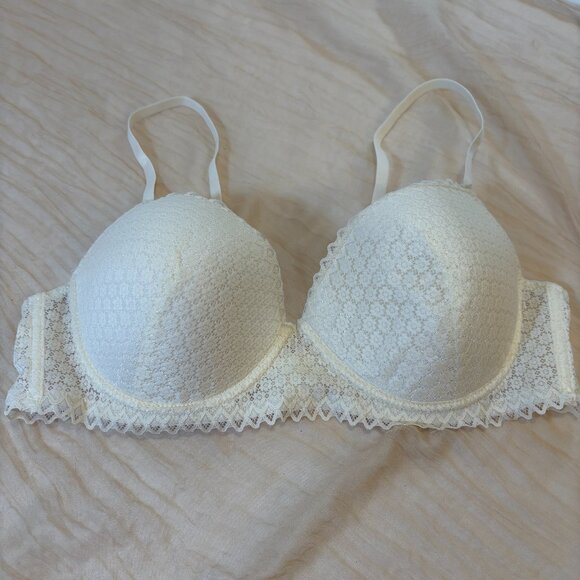 Laura Ashley White Padded Underwire Floral Lace Overlay Bra Size 38C - Picture 1 of 7